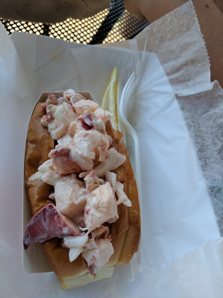 The Lobster Pot 03904