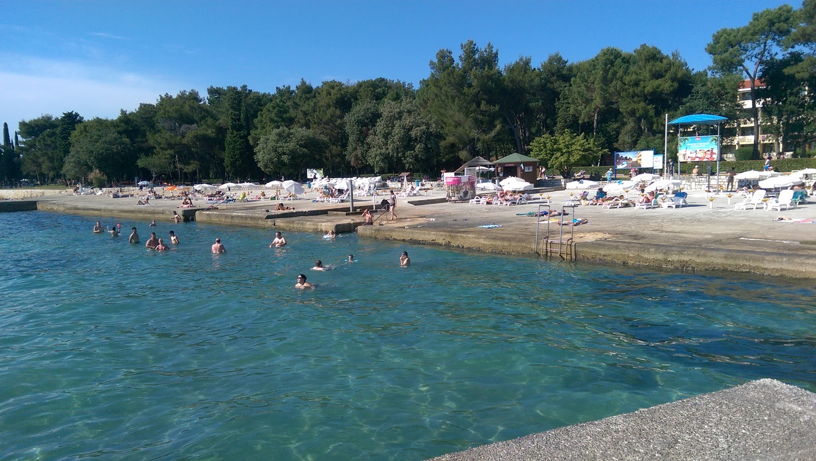 Zdjęcie Plaza Pine z wiele przestronnych zatok