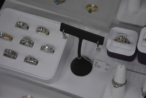 Jewelry Designer «Fiscus Diamond Jewelers», reviews and photos, 1701 SE Delaware Ave # 250, Ankeny, IA 50021, USA