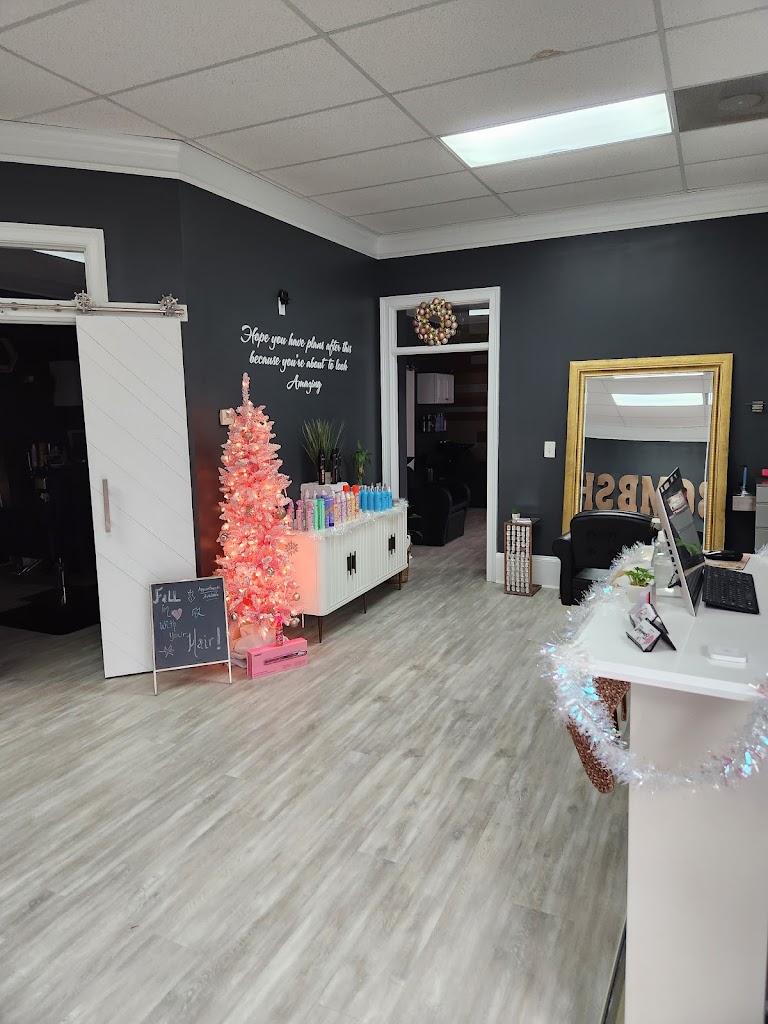 Bombshell Salon 30011