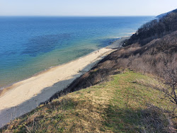 Photo de Peshova hut avec rivage droit, long