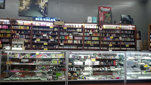 Tobacco Shop «Zerona Smoke Shop», reviews and photos, 1907 W Waltann Ln a, Phoenix, AZ 85023, USA