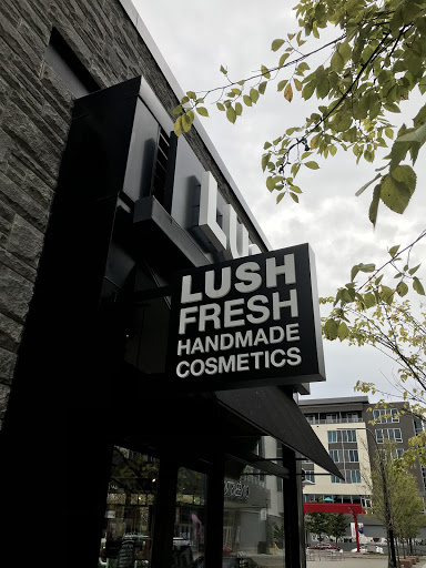 Lush Cosmetics, 7524 Bales St, Liberty Township, OH 45069, USA, 