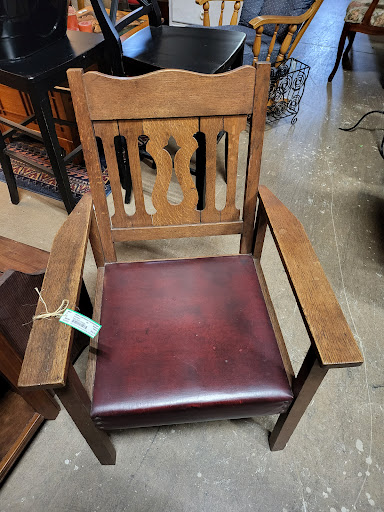 Consignment Shop «New Leaf Home Furnishings», reviews and photos, 2449 Pierce Dr #3, Spring Grove, IL 60081, USA