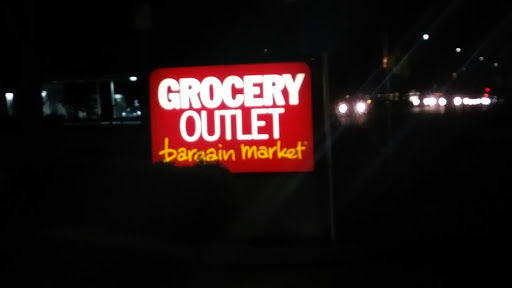 Grocery Store «Grocery Outlet Bargain Market», reviews and photos, 825 W 11th St, Tracy, CA 95376, USA