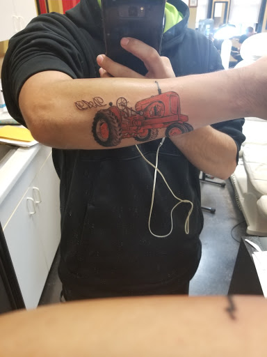 Tattoo Shop «Cactus Tattoo», reviews and photos, 307 N Riverfront Dr, Mankato, MN 56001, USA