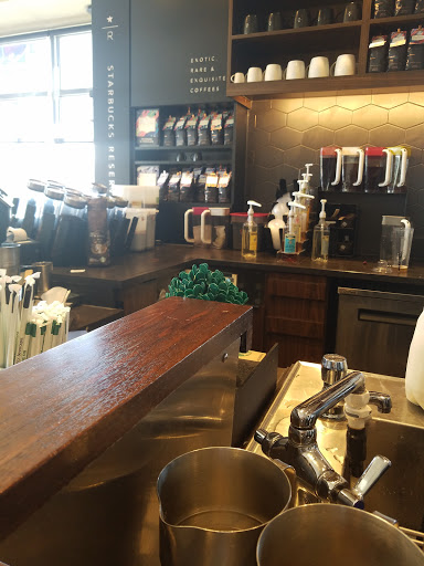 Coffee Shop «Starbucks», reviews and photos, 1674 Fort Campbell Blvd, Clarksville, TN 37042, USA