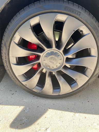 Tire Shop «Discount Tire Store - Schaumburg, IL», reviews and photos, 400 W Higgins Rd, Schaumburg, IL 60195, USA