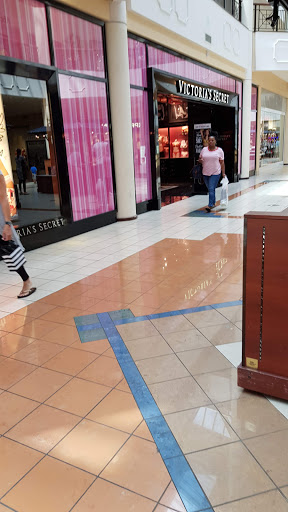 Shopping Mall «Willow Grove Park Mall», reviews and photos, 2500 W Moreland Rd, Willow Grove, PA 19090, USA