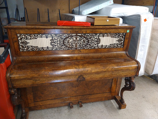 Thrift Store «Thrift Center Thrift Store», reviews and photos, 1060 El Camino Real, San Carlos, CA 94070, USA