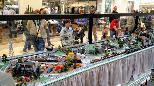 Shopping Mall «The Shops At Kenilworth», reviews and photos, 800 Kenilworth Dr, Towson, MD 21204, USA