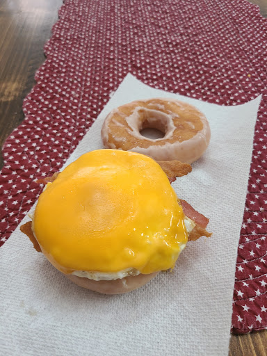 Bakery «Krispy Kreme Doughnuts», reviews and photos, 3860 S Campbell Ave, Springfield, MO 65807, USA