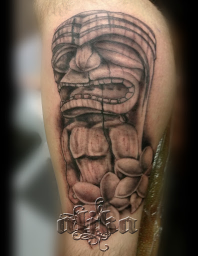 Tattoo Shop «Black Pearl Tattoo Studio & Gallery», reviews and photos, 509 Main St, Hyannis, MA 02601, USA