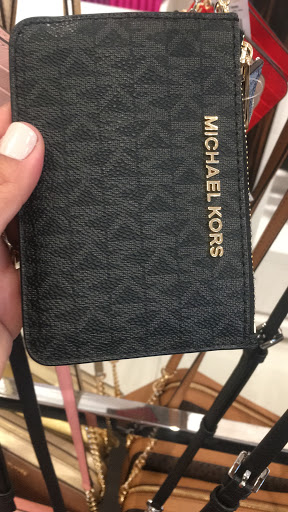 Fashion Accessories Store «Michael Kors», reviews and photos, 1800 Sawgrass Mills Cir #2630, Sunrise, FL 33323, USA