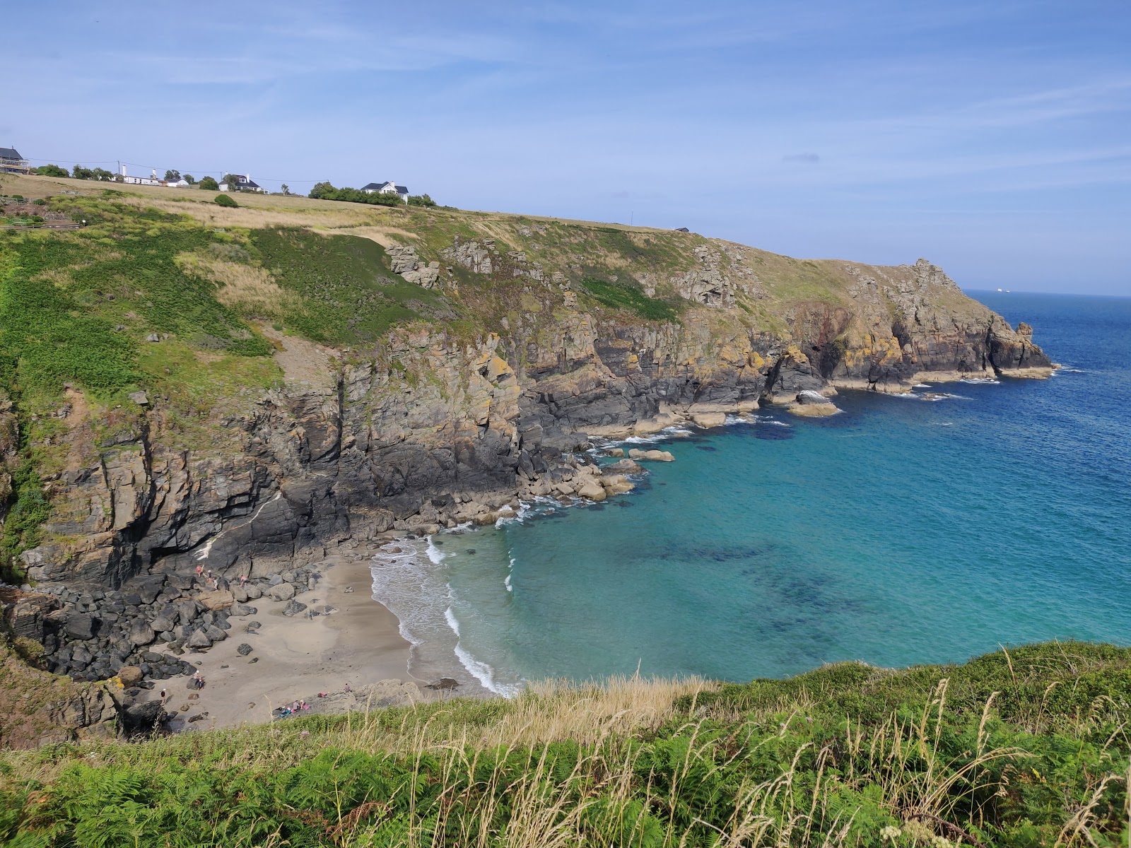 Foto van Housel Bay beach gelegen in een natuurlijk gebied