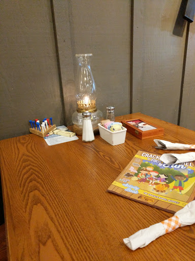 American Restaurant «Cracker Barrel Old Country Store», reviews and photos, 404 Kentucky Dr, Kokomo, IN 46902, USA