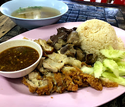 ข้าวมันไก่ผู้พัน photo