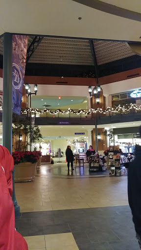 Shopping Mall «Bayshore Town Center», reviews and photos, 5800 N Bayshore Dr, Glendale, WI 53217, USA