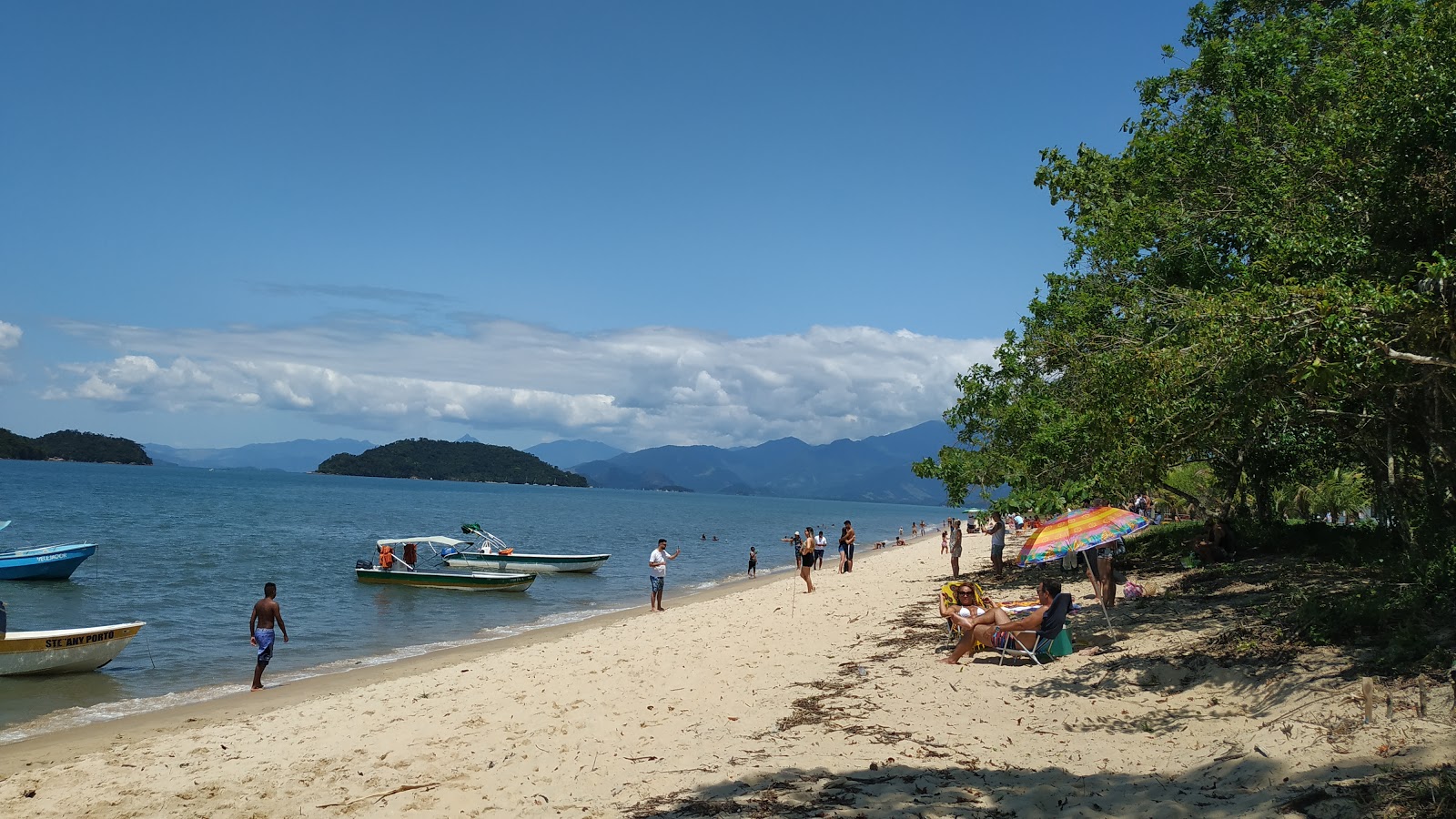 Fotografija Plaža Pitangas z svetel fin pesek površino