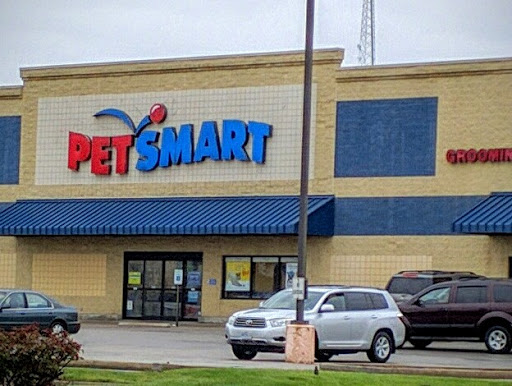 PetSmart, 2861 Veterans Memorial Pkwy, St Charles, MO 63303, USA, 