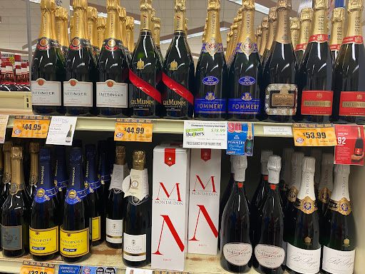 State Liquor Store «NH Liquor & Wine Outlet», reviews and photos, I-95, Hampton, NH 03843, USA