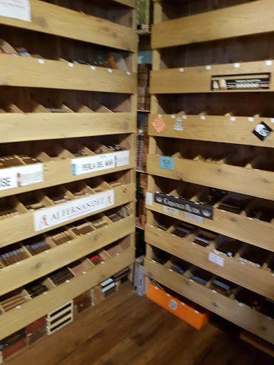 Tobacco Shop «Stogies Cigars and Lounge», reviews and photos, 55 E Olentangy St, Powell, OH 43065, USA