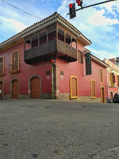 Museo Nacional de Etnografía y Folklore (MUSEF)