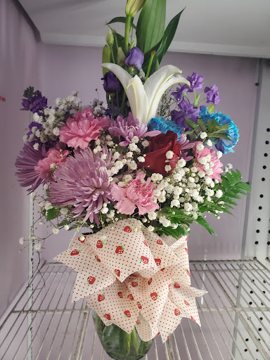 Florist «ROSE PETALS FLORIST», reviews and photos, 343 S 2nd St, Little Falls, NY 13365, USA