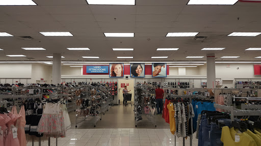 Clothing Store «Burlington Coat Factory», reviews and photos, 350 Towne Center Cir, Sanford, FL 32771, USA