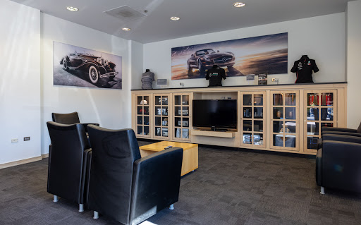 Mercedes Benz Dealer «Mercedes-Benz of Westmont», reviews and photos, 200 E Ogden Ave, Westmont, IL 60559, USA