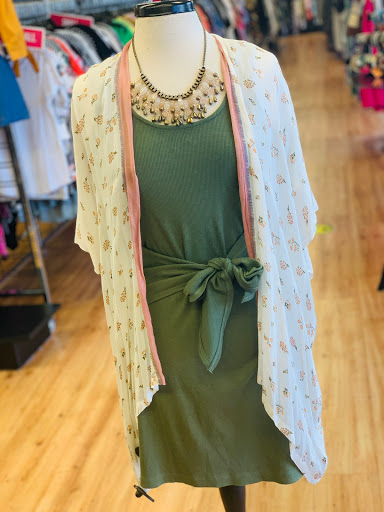 Used Clothing Store «Clothes Mentor», reviews and photos, 2701 N Mall Dr, Virginia Beach, VA 23452, USA