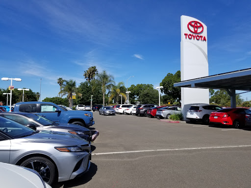Toyota Dealer «Hanlees Davis Toyota», reviews and photos, 4202 Chiles Rd, Davis, CA 95616, USA