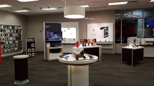 Cell Phone Store «Verizon», reviews and photos, 1773 E Main St, Mohegan Lake, NY 10547, USA