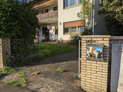 Ruth Hockerts-Höchst Praktische Tierärztin unter Butzbach, 