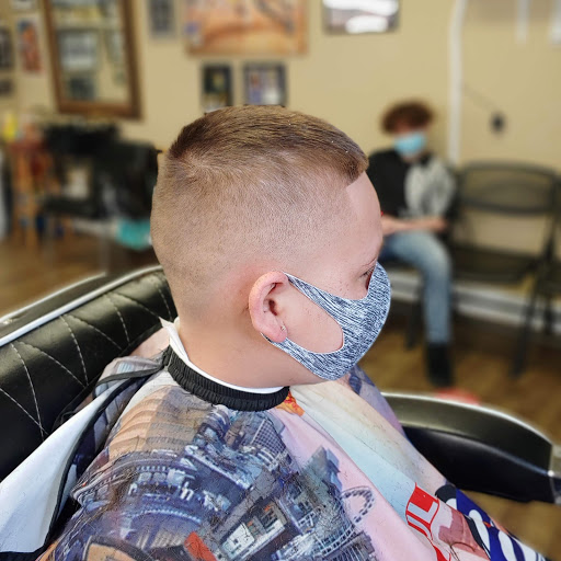 Barber Shop «Moe Shands Barber Shop», reviews and photos, 21 Reilly Rd, Frankfort, KY 40601, USA