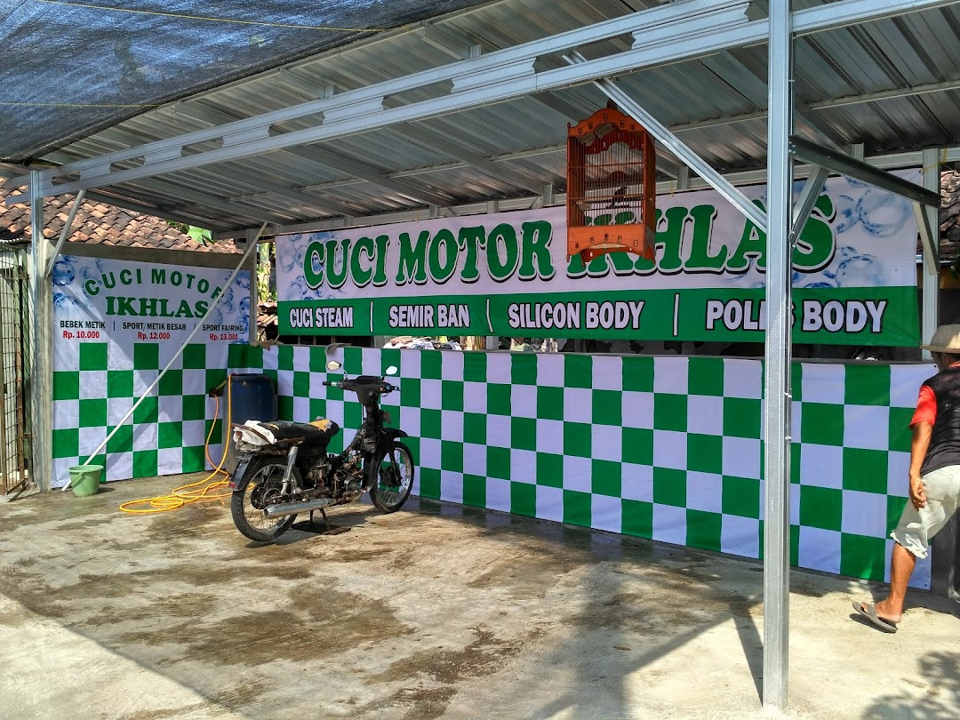 CUCI MOTOR DAN MOBIL IKHLAS