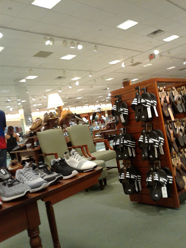 Department Store «Von Maur», reviews and photos, 7700 E Kellogg Dr N, Wichita, KS 67207, USA