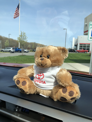 Toyota Dealer «Sunrise Toyota», reviews and photos, 3984 Sunrise Hwy, Oakdale, NY 11769, USA