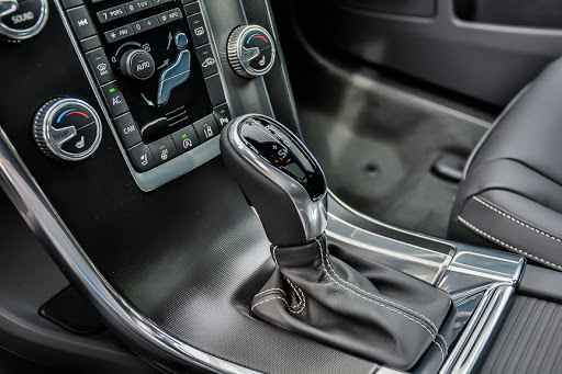 Car Dealer «McGrath Volvo Cars Barrington», reviews and photos, 300 N Hough St, Barrington, IL 60010, USA