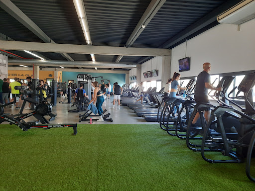Fabrik Fitness Experience - Gimnasio, Crossbox & HYROX en Gines, Sevilla