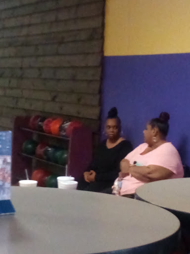 Bowling Alley «Bardstown Bowling Center», reviews and photos, 1012 Commerce Blvd, Bardstown, KY 40004, USA