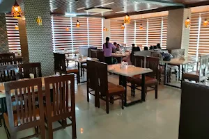 B3 restaurant image