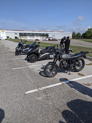 Paddock Driving School à Les Chères