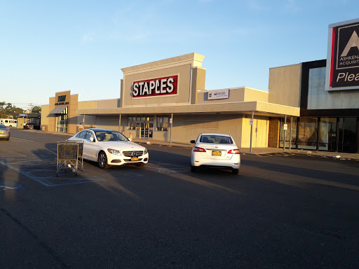 Office Supply Store «Staples», reviews and photos, 345 Rockaway Turnpike, Lawrence, NY 11559, USA