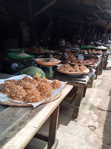 New Benin Market, New Lagos Rd, Use, Benin City, Nigeria, Seafood Restaurant, state Ondo