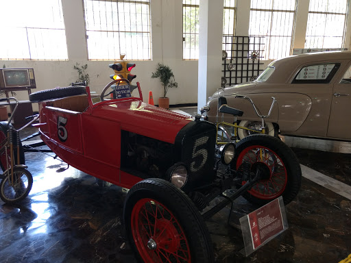 Museo De Autos Y Transportes De Monterrey