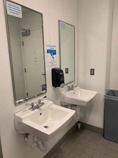 Clothing Store «Ross Dress for Less», reviews and photos, 9773 Jefferson Davis Hwy, Fredericksburg, VA 22408, USA