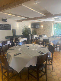 Atmosphère du Restaurant français La Perrière à Tresses - n°4