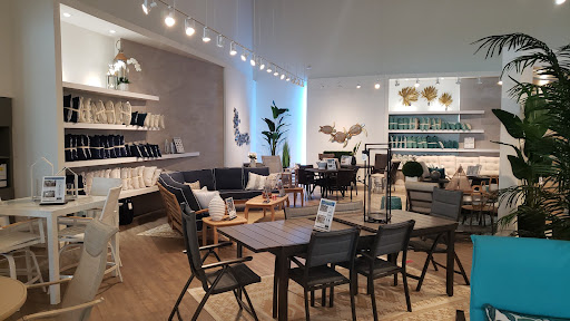 Furniture Store «Rooms To Go Furniture Store - Daytona Beach», reviews and photos, 2375 W International Speedway Blvd, Daytona Beach, FL 32114, USA