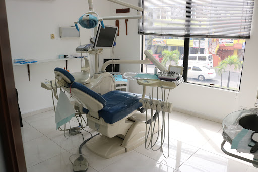 Centro Dental Stetic Plus 1
